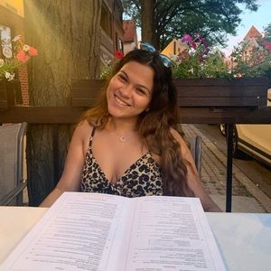 Meet your Posher, Evelyn